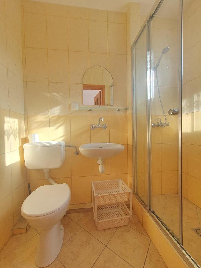 Pokoje Goscinne U Bogusi Privatunterkunft *