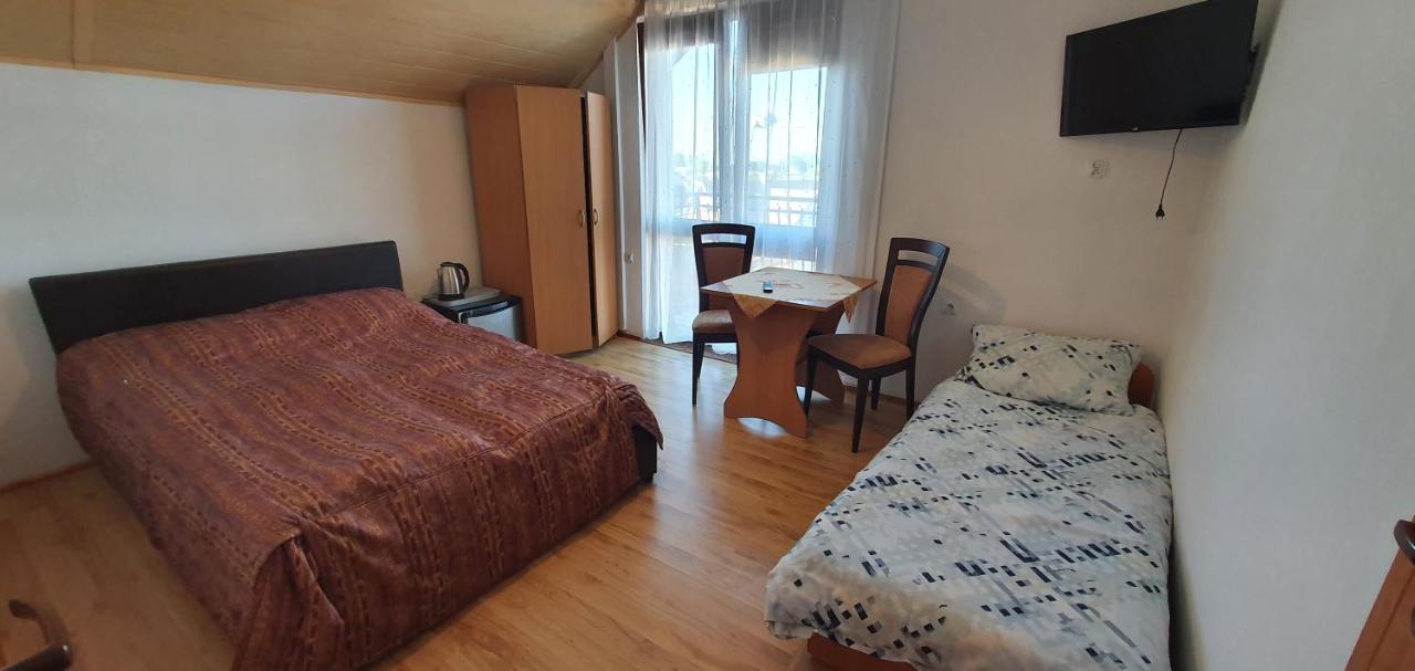 Pokoje Goscinne U Bogusi Privatunterkunft